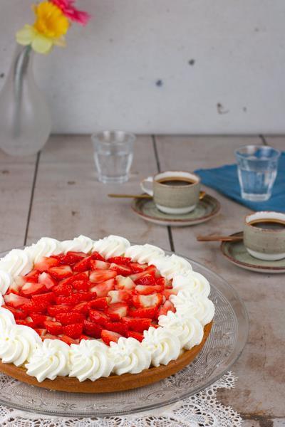 Aardbeien-slagroom vlaai